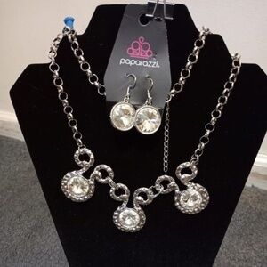 🆕 Hypnotized Silver Blockbuster Necklace/Earrings